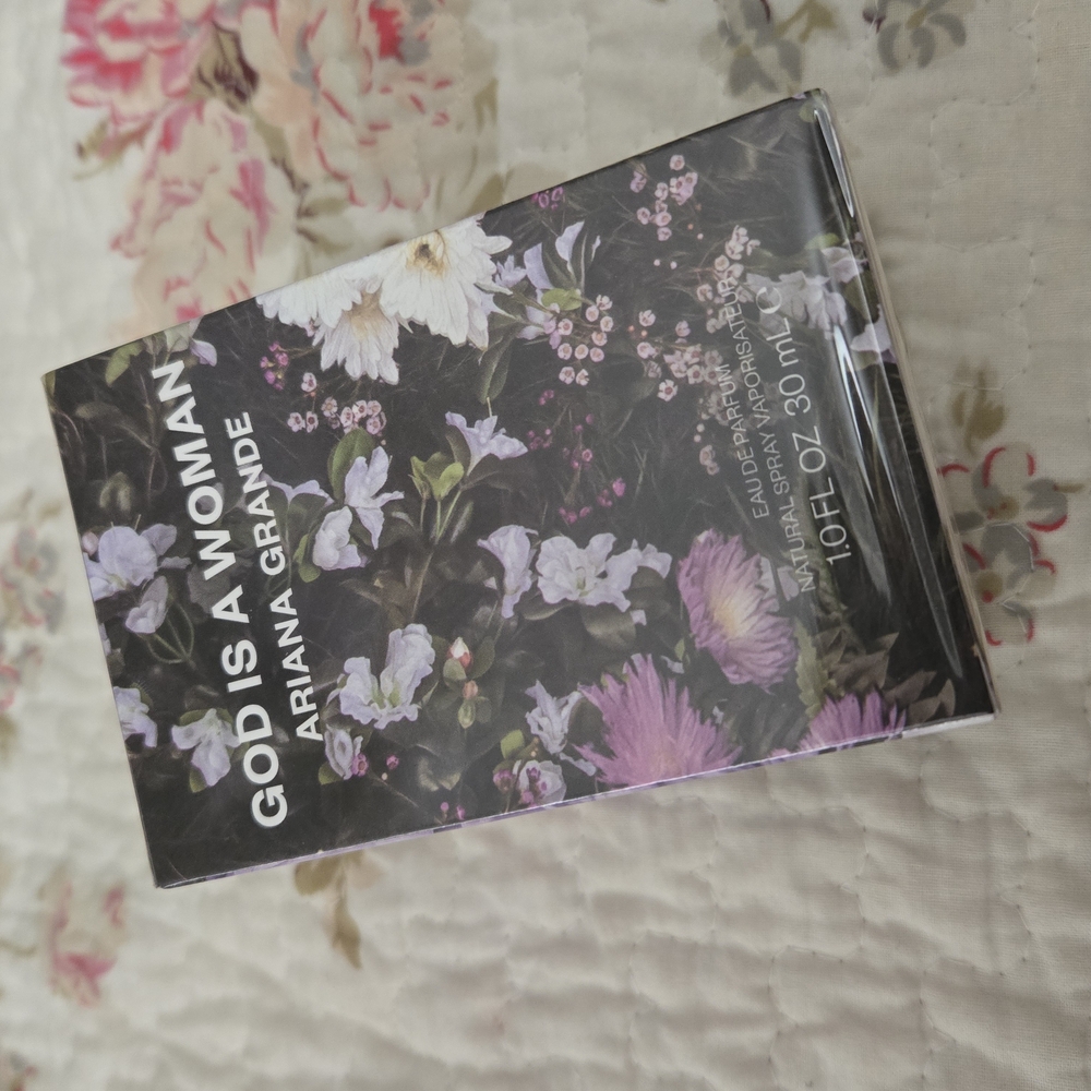 Ariana Grande Perfume